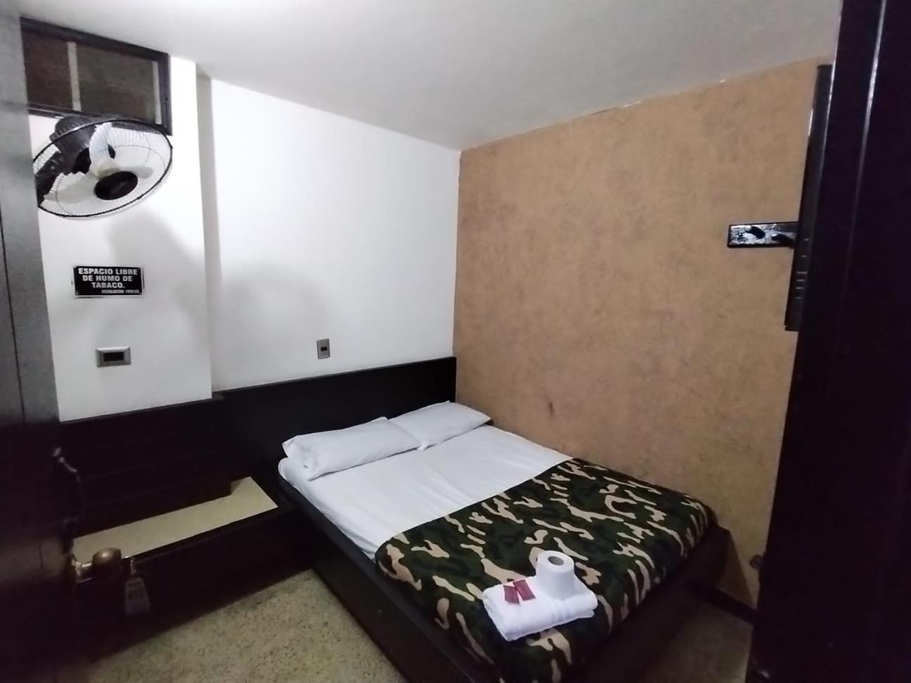 Hotel Country מדיין מראה חיצוני תמונה