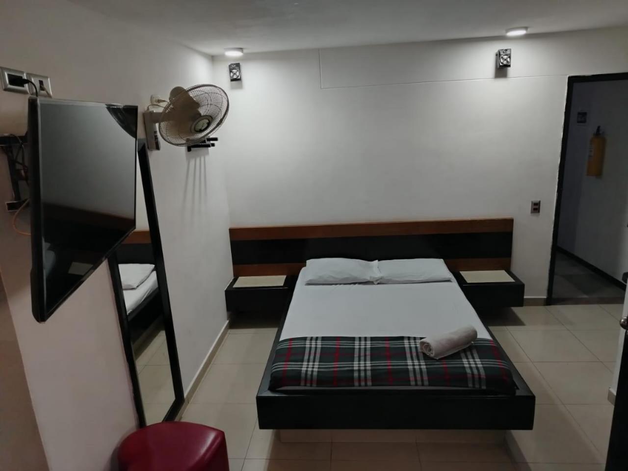 Hotel Country מדיין מראה חיצוני תמונה