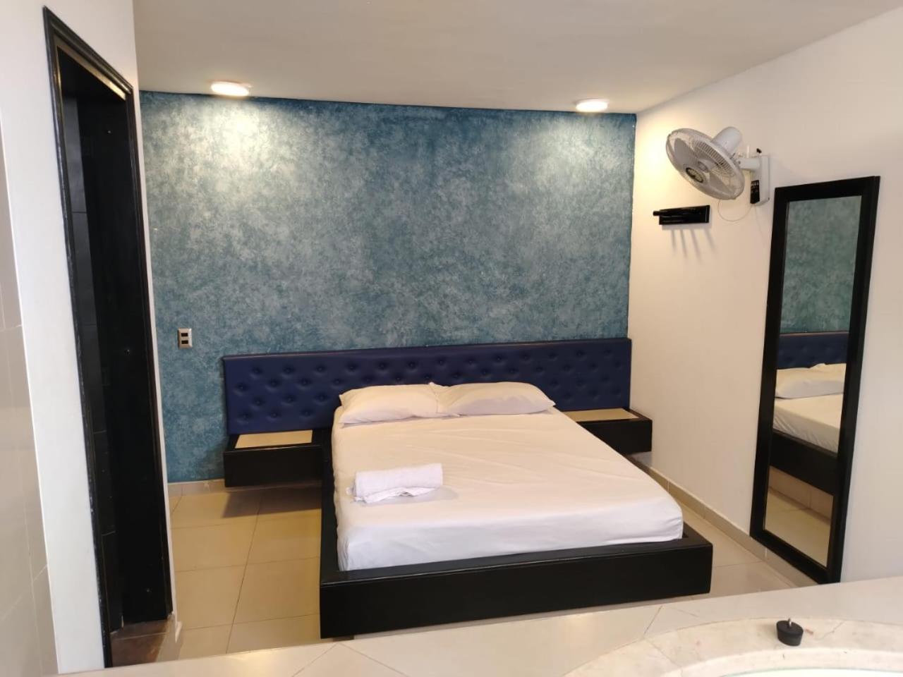 Hotel Country מדיין מראה חיצוני תמונה